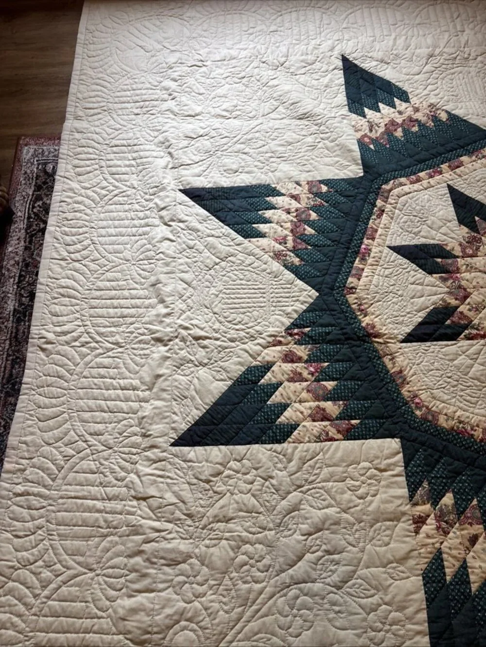 Texas Loan Star Amish Made King Quilt Size 102 X 109 Excellent Ivory & Green